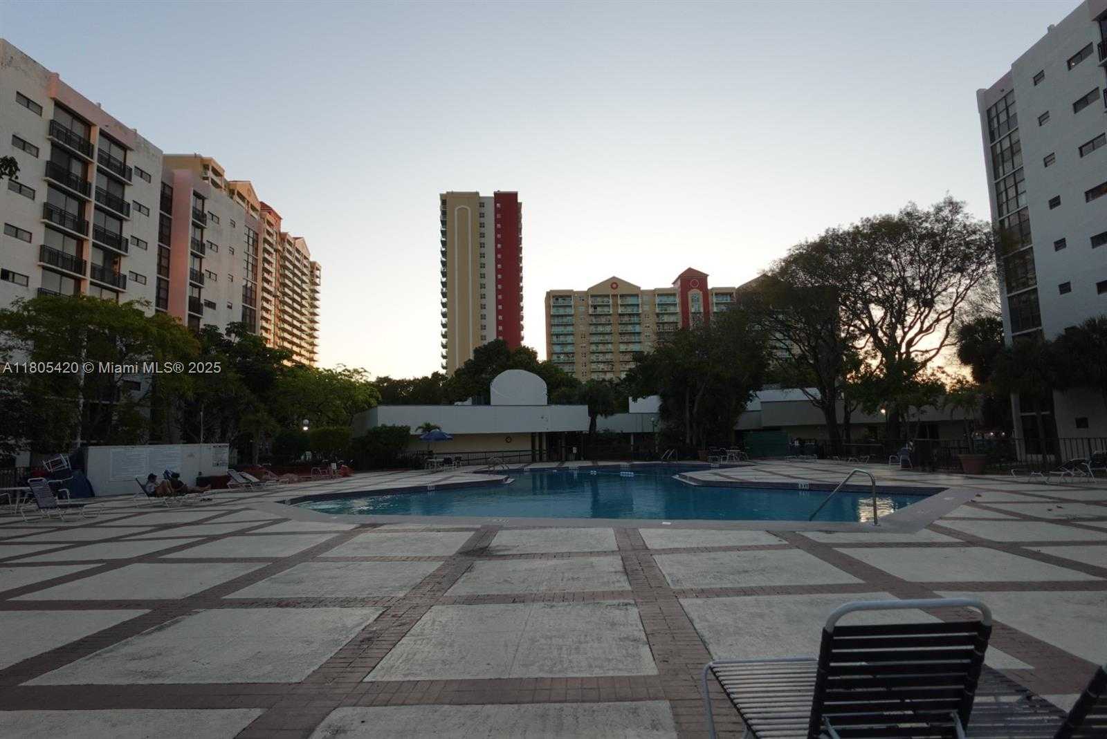Small Image of 17011 NORTH BAY RD #408, Sunny Isles Beach Number 3