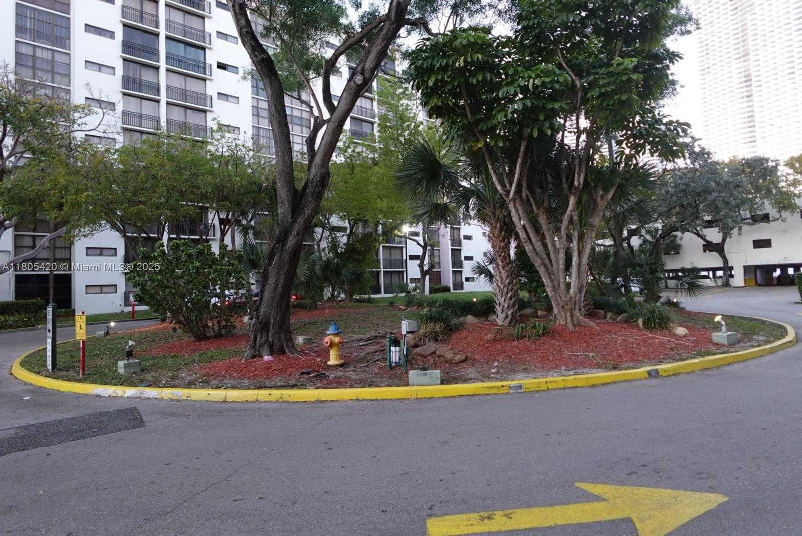 Small Image of 17011 NORTH BAY RD #408, Sunny Isles Beach Number 5
