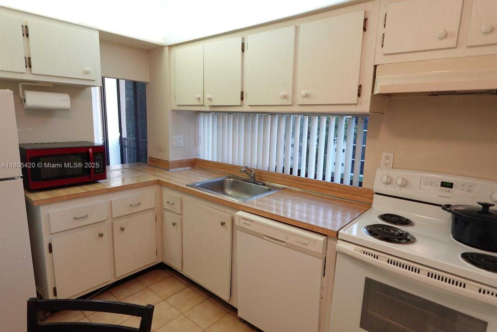 Small Image of 17011 NORTH BAY RD #408, Sunny Isles Beach Number 6