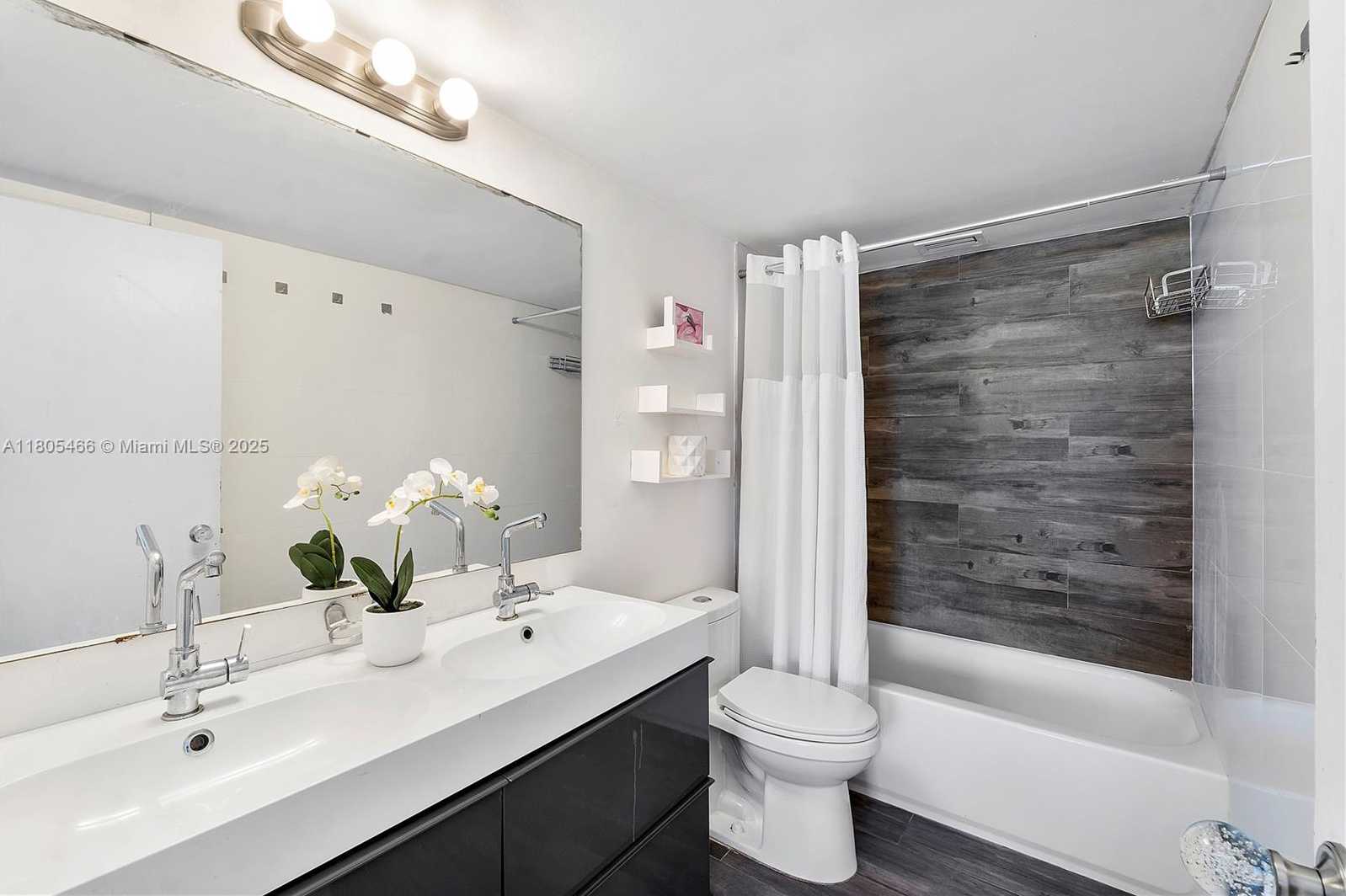Small Image of 900 BAY DR #210, Miami Beach Number 10