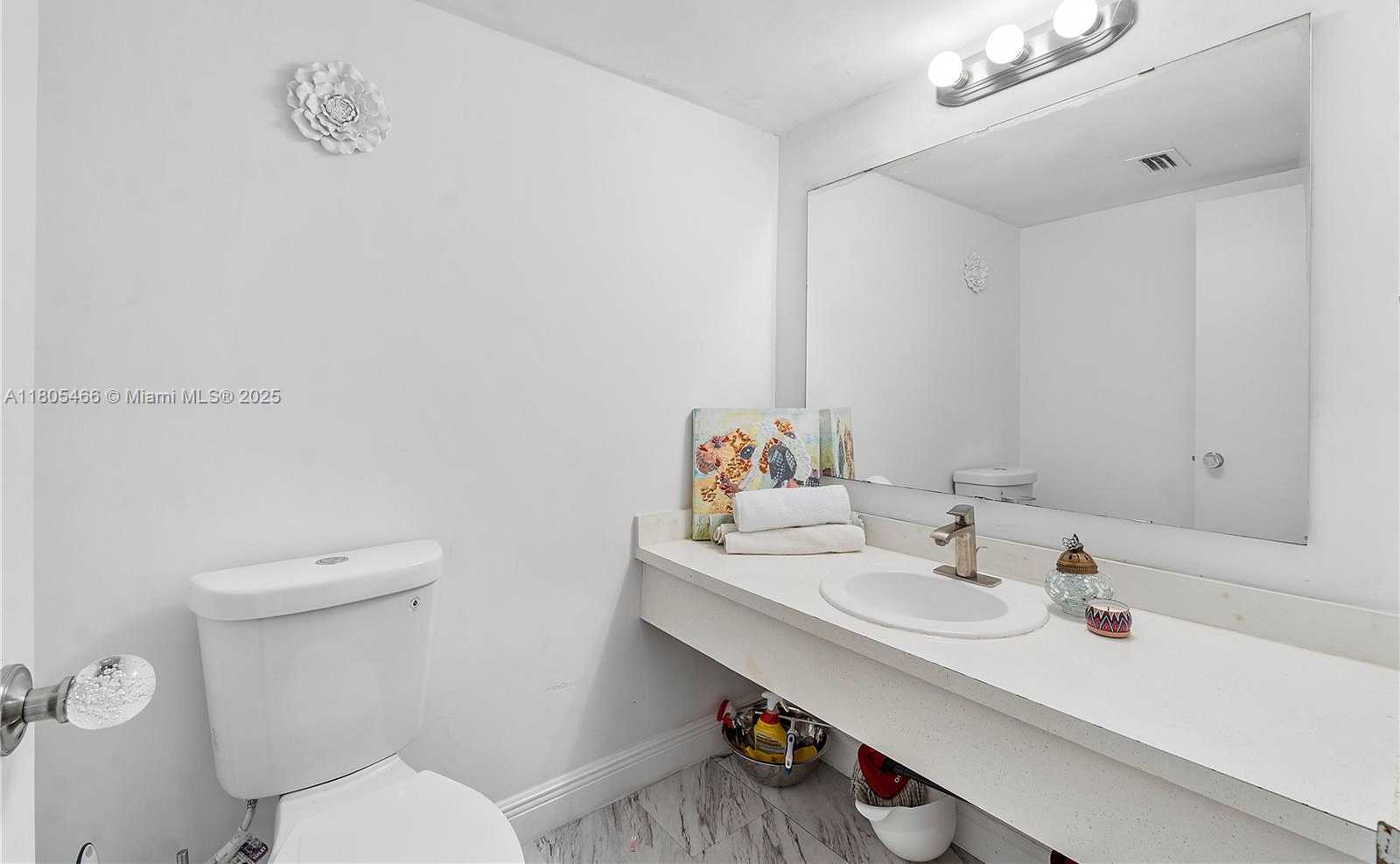 Small Image of 900 BAY DR #210, Miami Beach Number 14