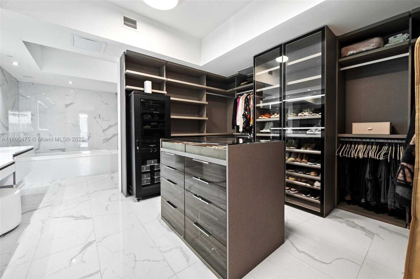 Small Image of 5000 ISLAND ESTATES DR #803, Aventura Number 12