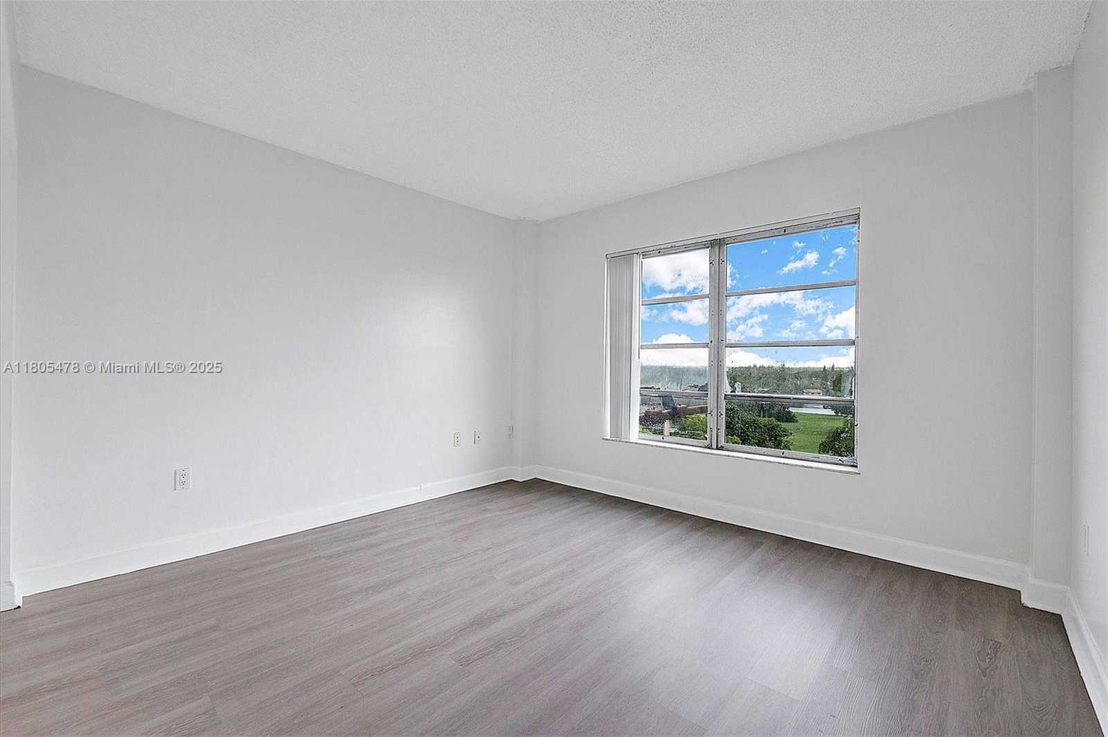 Small Image of Lauderhill Number 17