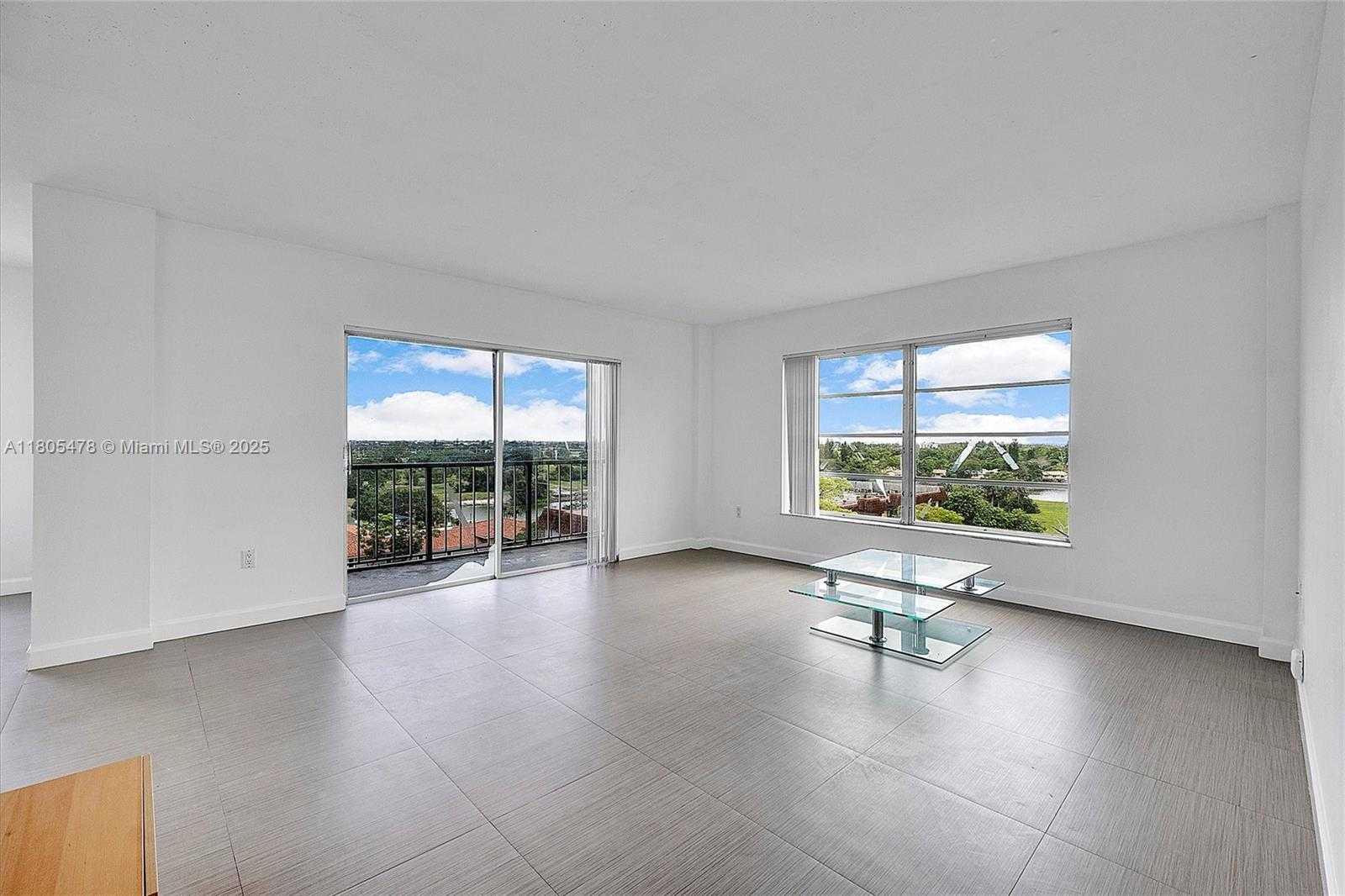 Small Image of Lauderhill Number 6