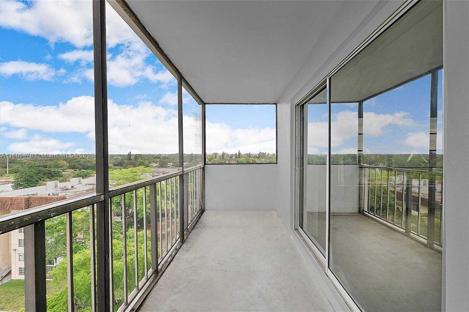 Small Image of Lauderhill Number 7