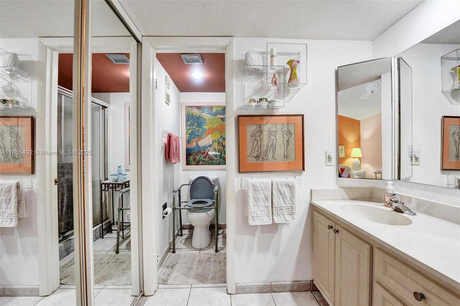 Small Image of 1510 WHITEHALL DR #402, Davie Number 12