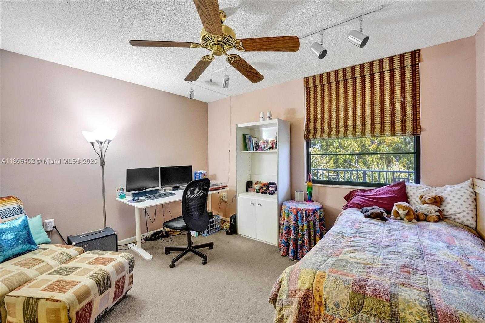 Small Image of 1510 WHITEHALL DR #402, Davie Number 14
