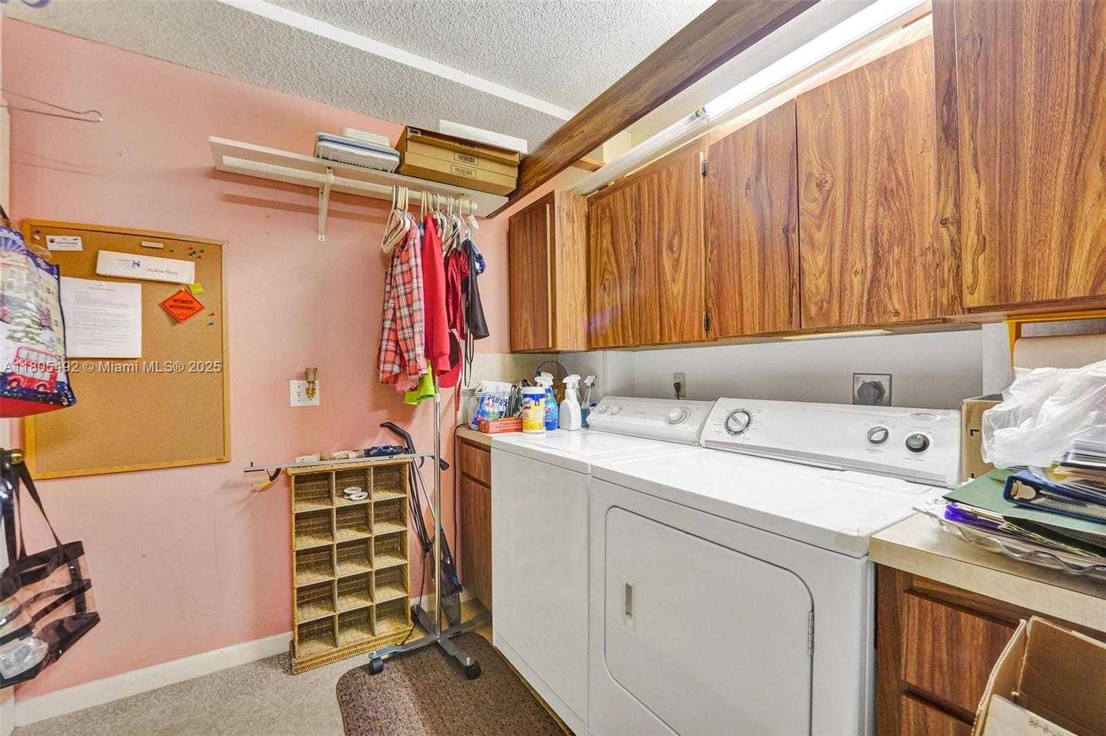 Small Image of 1510 WHITEHALL DR #402, Davie Number 16