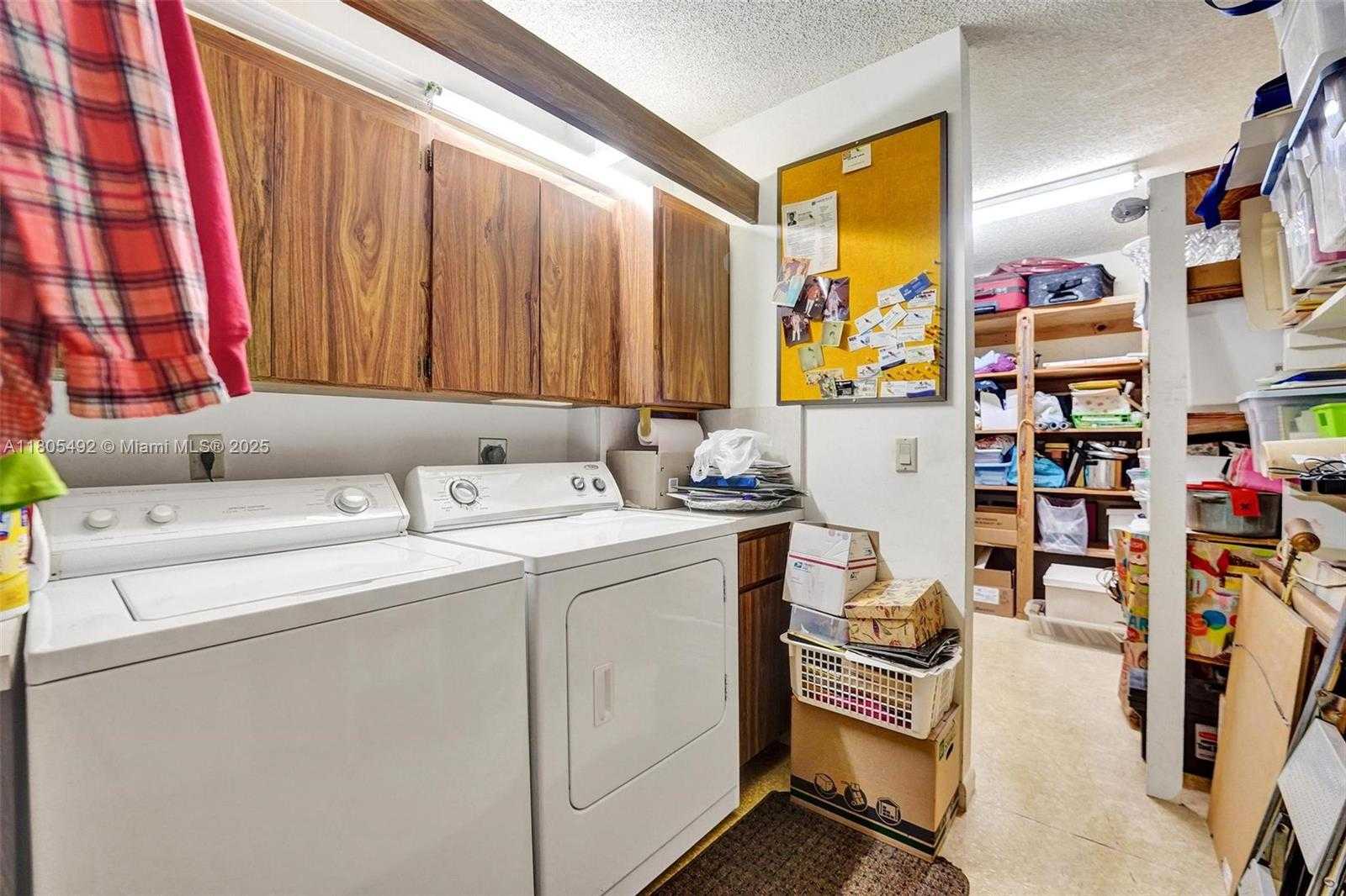 Small Image of 1510 WHITEHALL DR #402, Davie Number 24