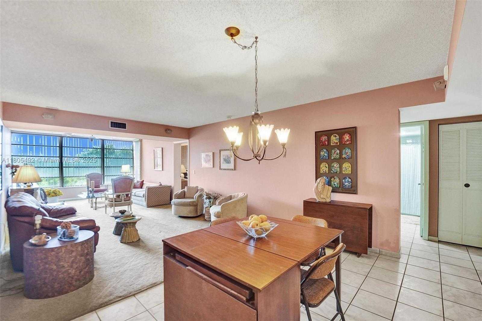 Small Image of 1510 WHITEHALL DR #402, Davie Number 9