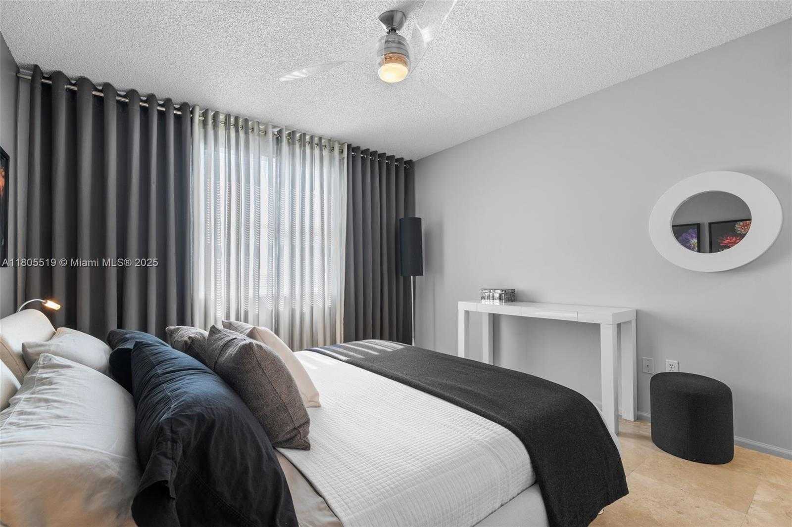 Small Image of 17100 NORTH BAY RD #1608, Sunny Isles Beach Number 20