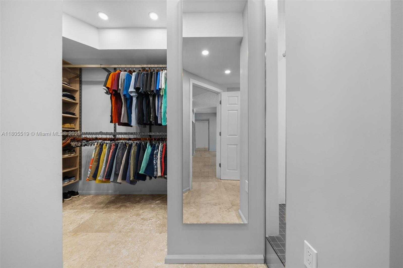 Small Image of 17100 NORTH BAY RD #1608, Sunny Isles Beach Number 27