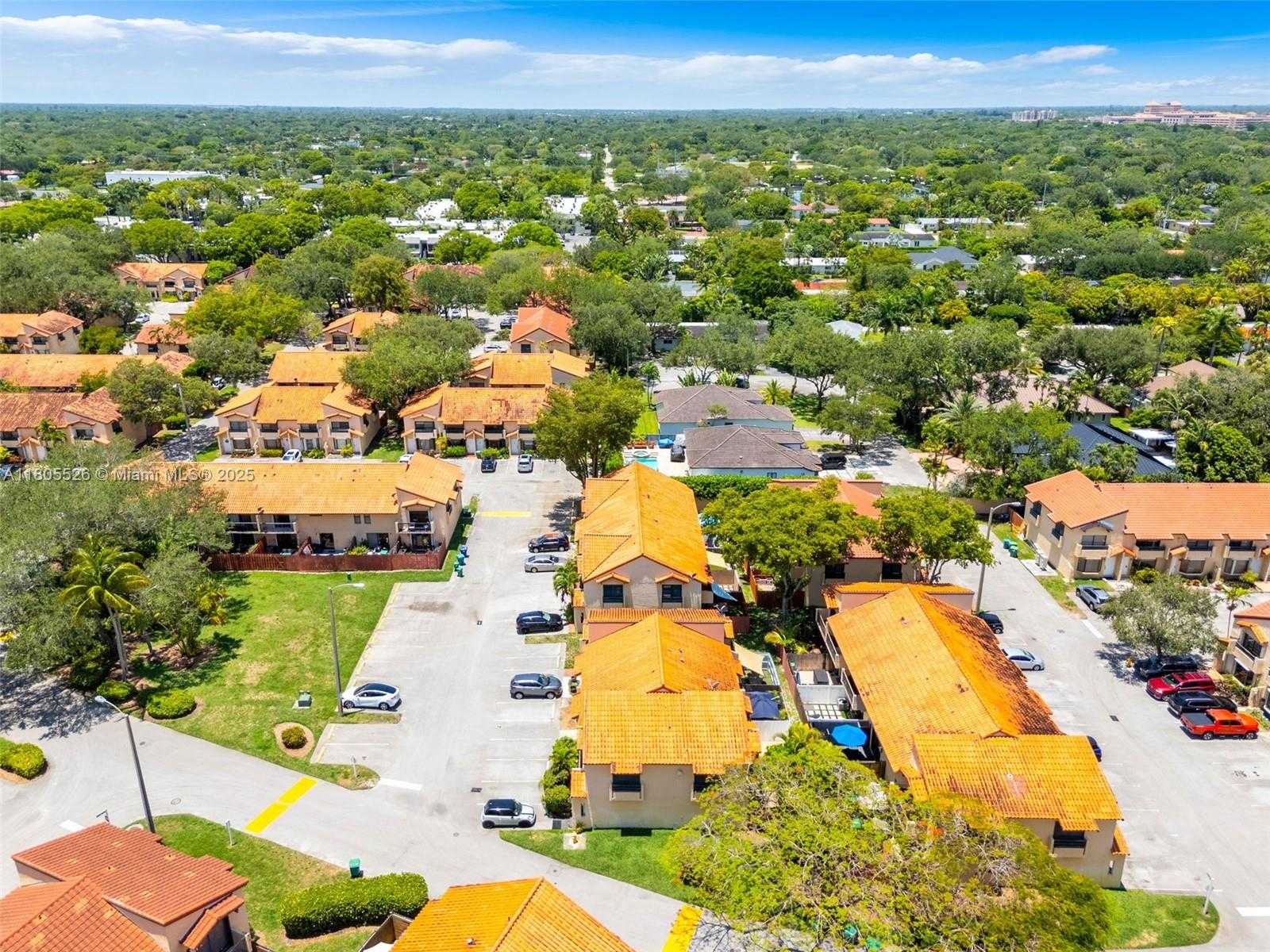 Small Image of 10202 SOUTH WEST 77TH CT, Miami Number 28