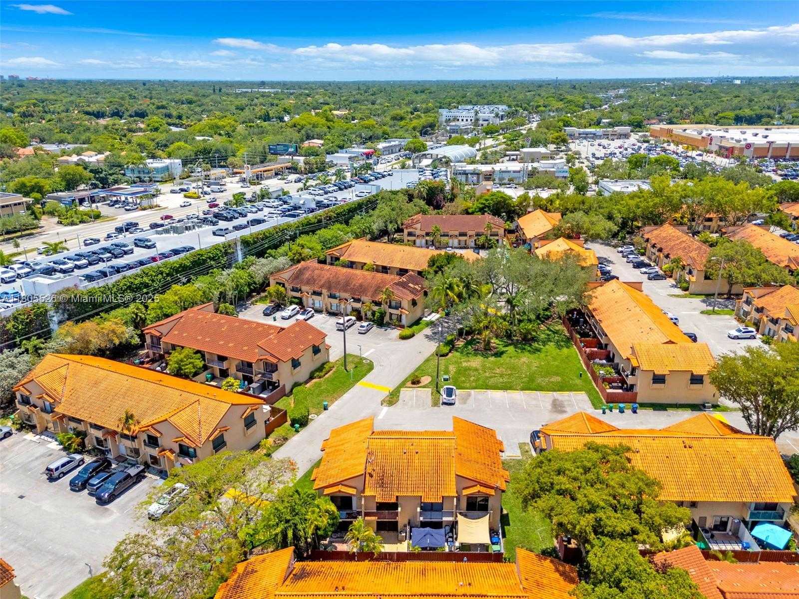 Small Image of 10202 SOUTH WEST 77TH CT, Miami Number 30
