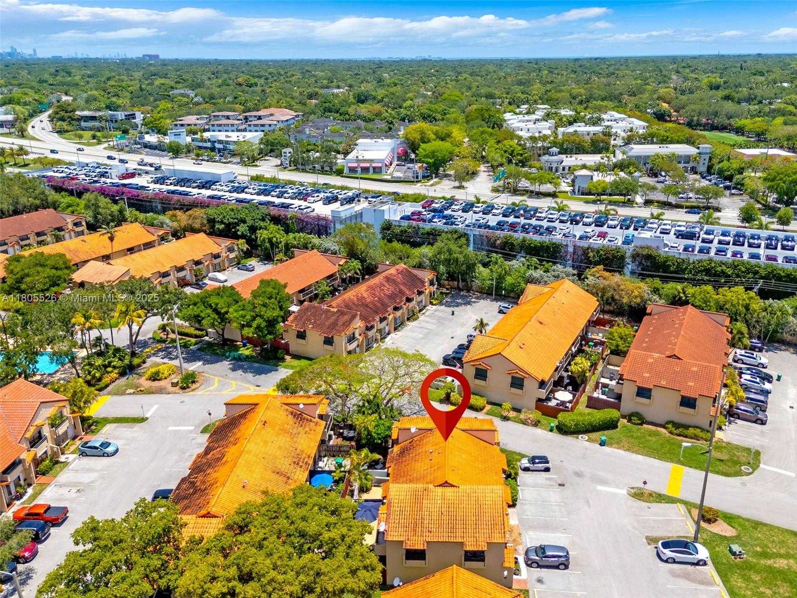 Small Image of 10202 SOUTH WEST 77TH CT, Miami Number 31
