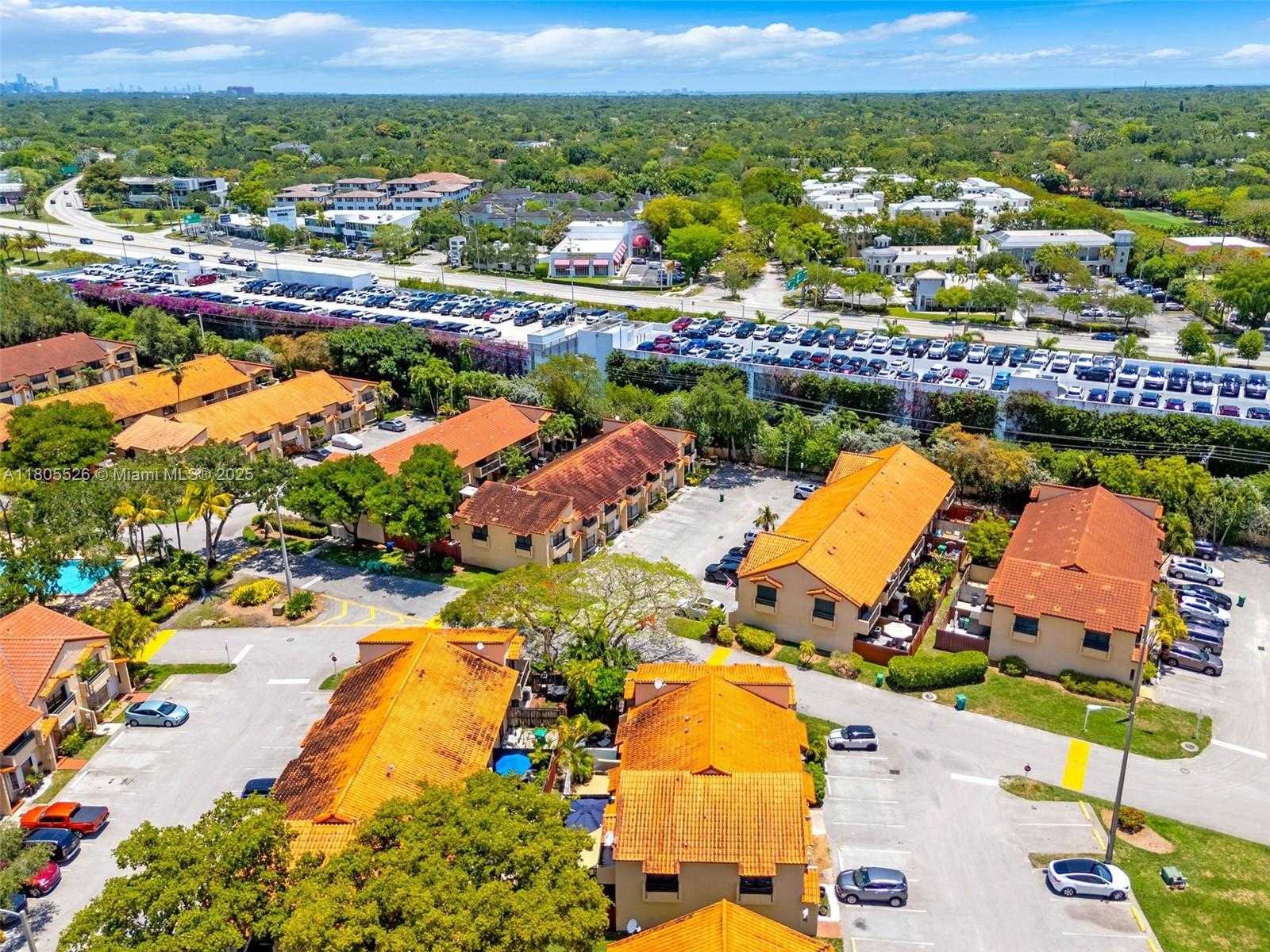 Small Image of 10202 SOUTH WEST 77TH CT, Miami Number 32