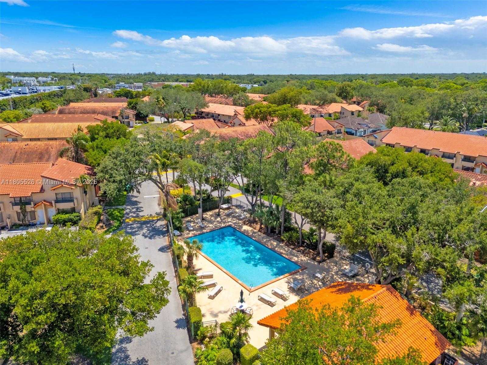 Small Image of 10202 SOUTH WEST 77TH CT, Miami Number 33