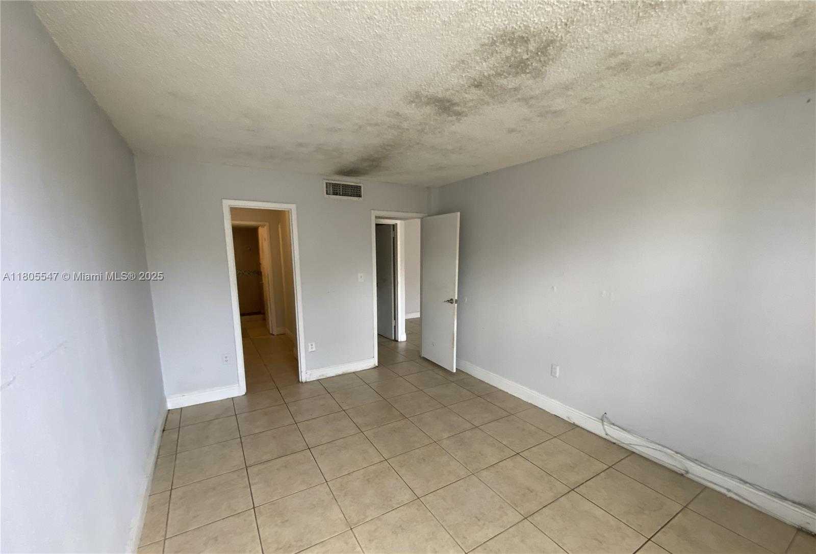 Small Image of North Miami Number 15