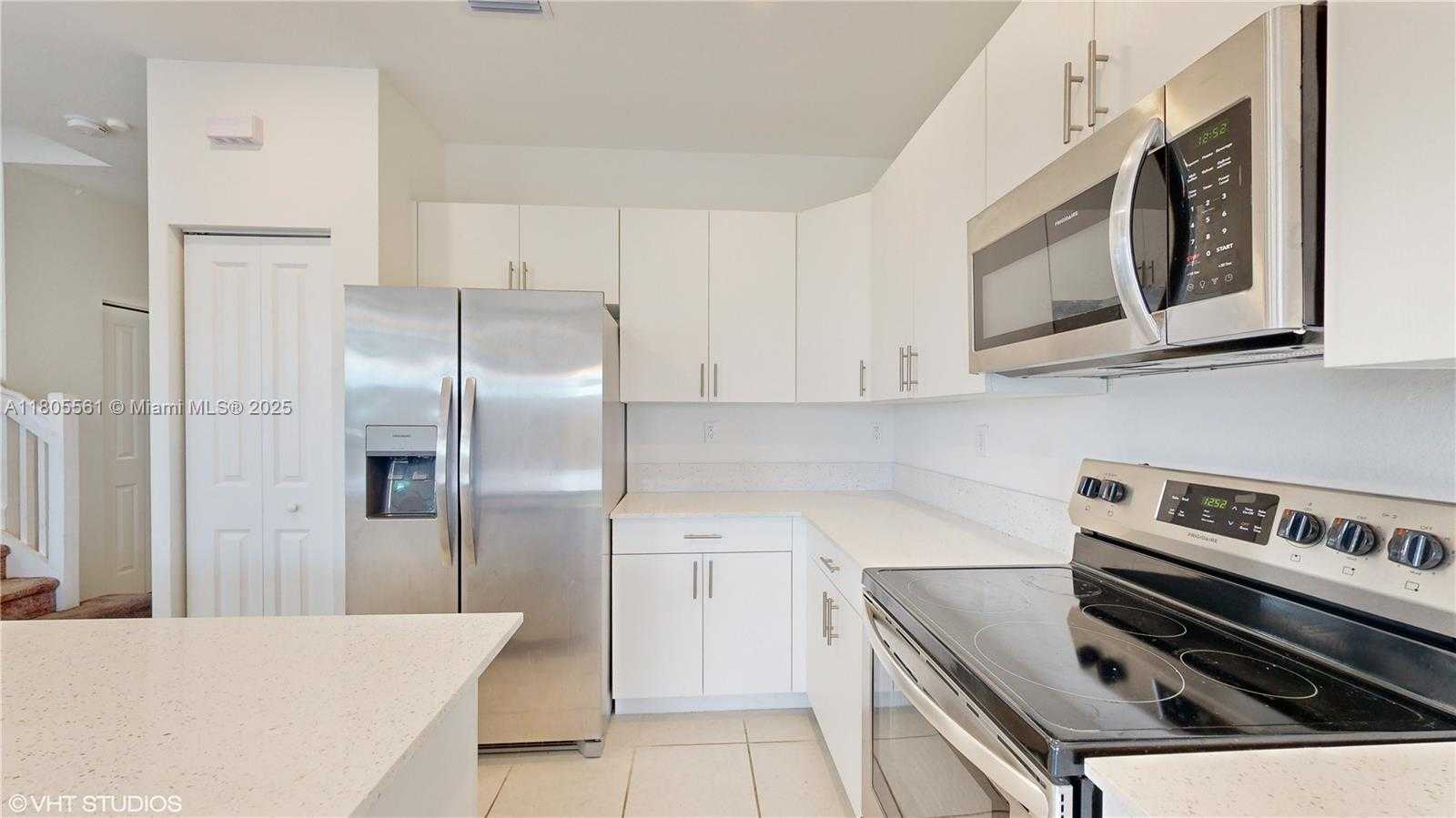 Small Image of 10004 SOUTH WEST 231 LN, Miami Number 11