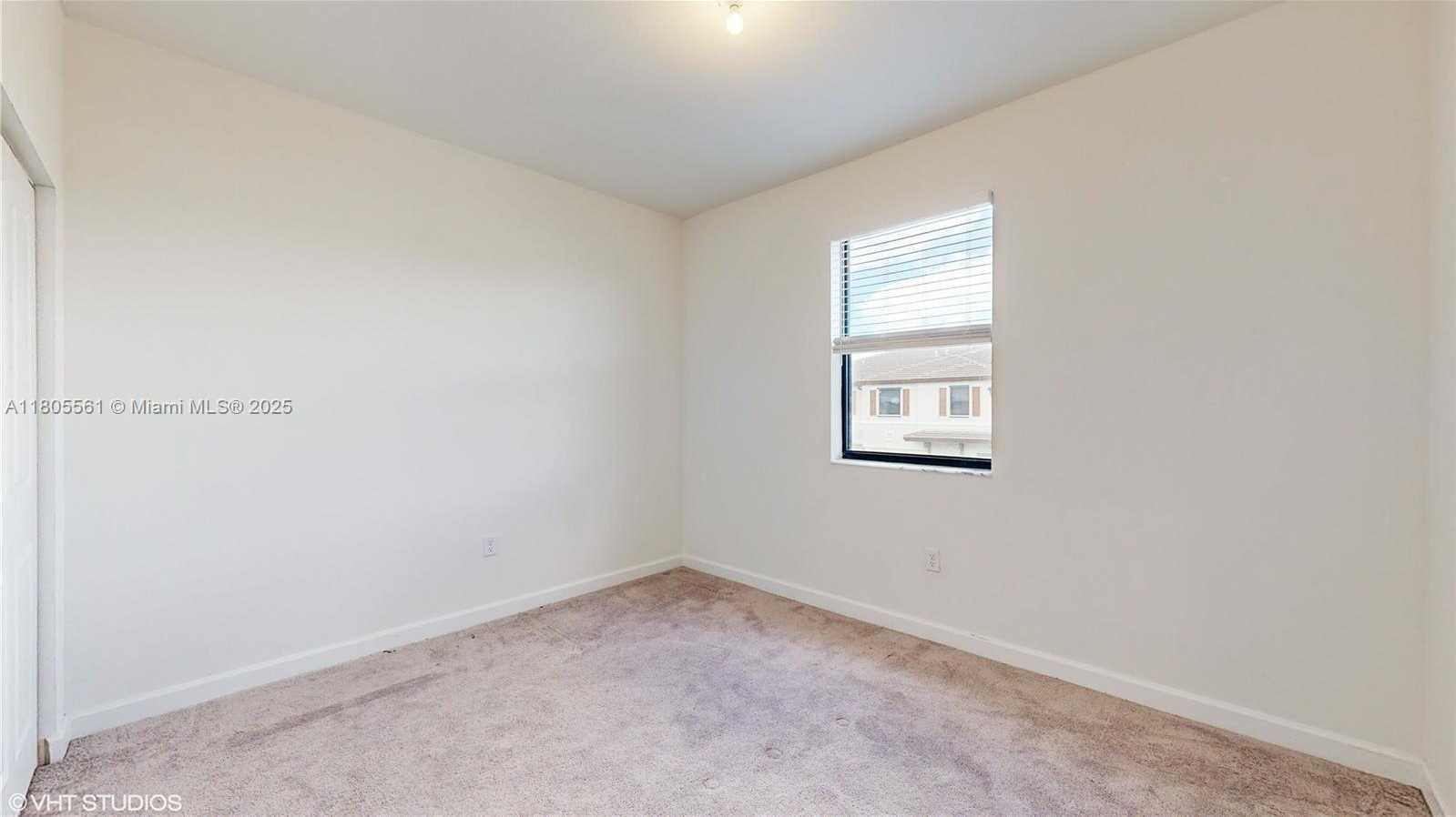 Small Image of 10004 SOUTH WEST 231 LN, Miami Number 16