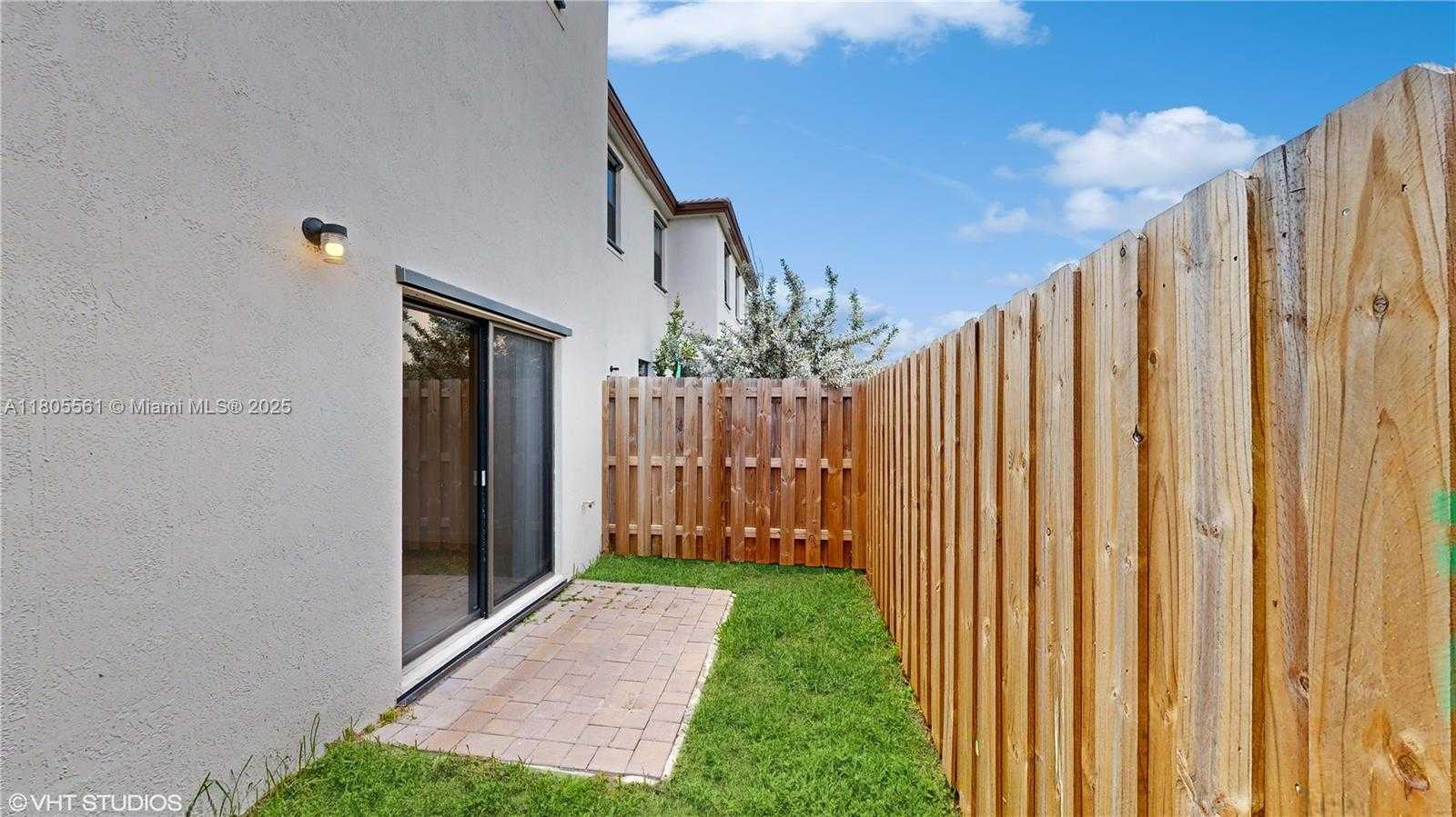 Small Image of 10004 SOUTH WEST 231 LN, Miami Number 23