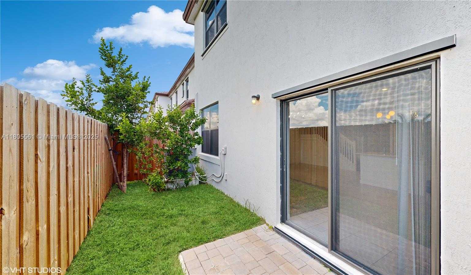 Small Image of 10004 SOUTH WEST 231 LN, Miami Number 24