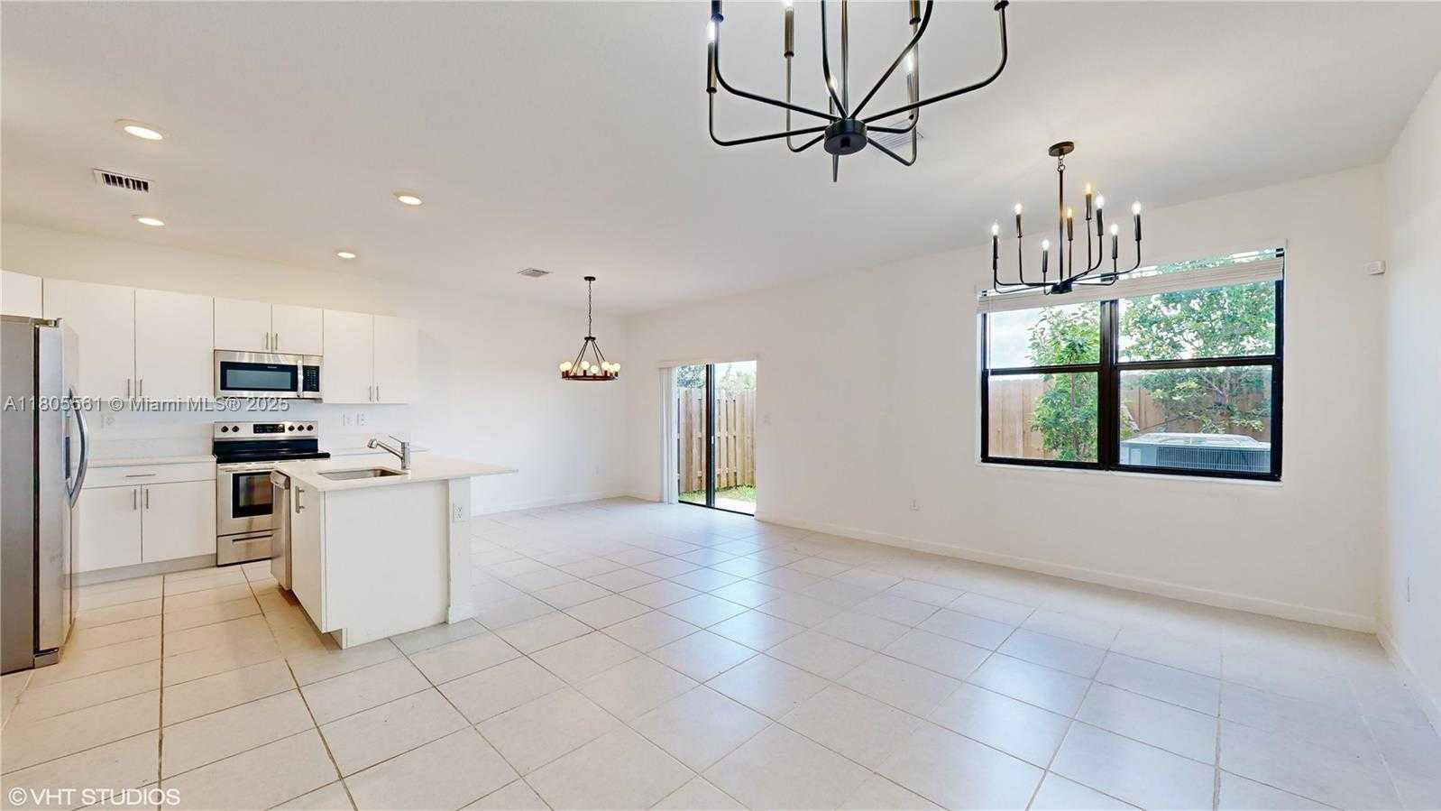 Small Image of 10004 SOUTH WEST 231 LN, Miami Number 9
