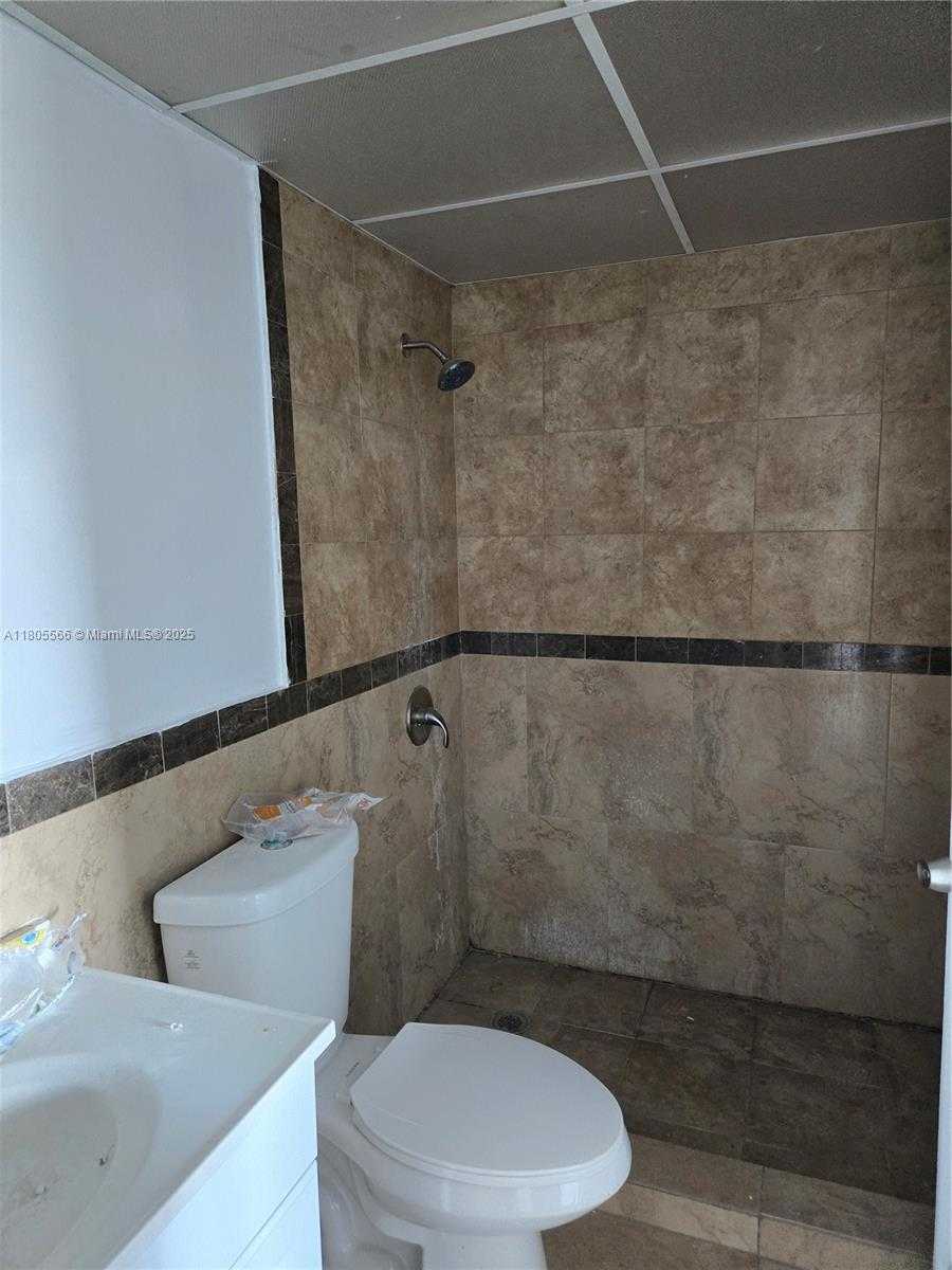 Small Image of 9375 FONTAINEBLEAU BLVD #L433, Miami Number 11