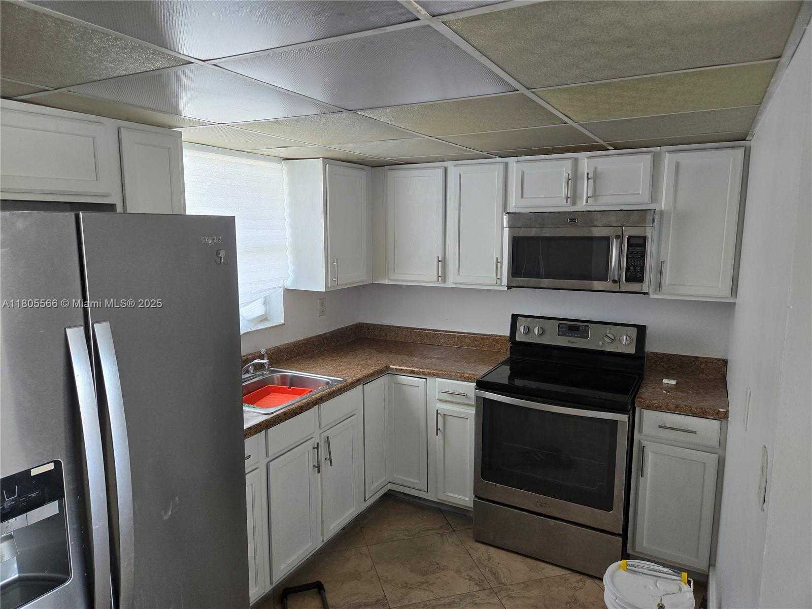 Small Image of 9375 FONTAINEBLEAU BLVD #L433, Miami Number 2