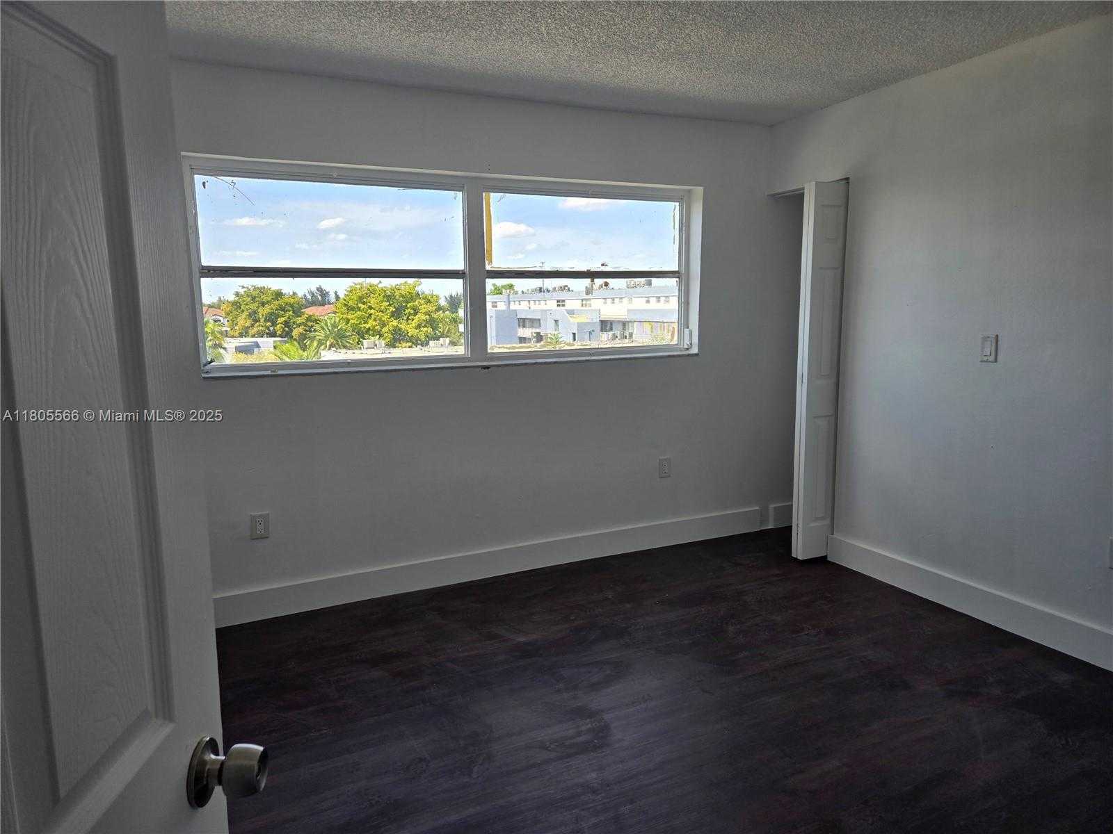 Small Image of 9375 FONTAINEBLEAU BLVD #L433, Miami Number 9