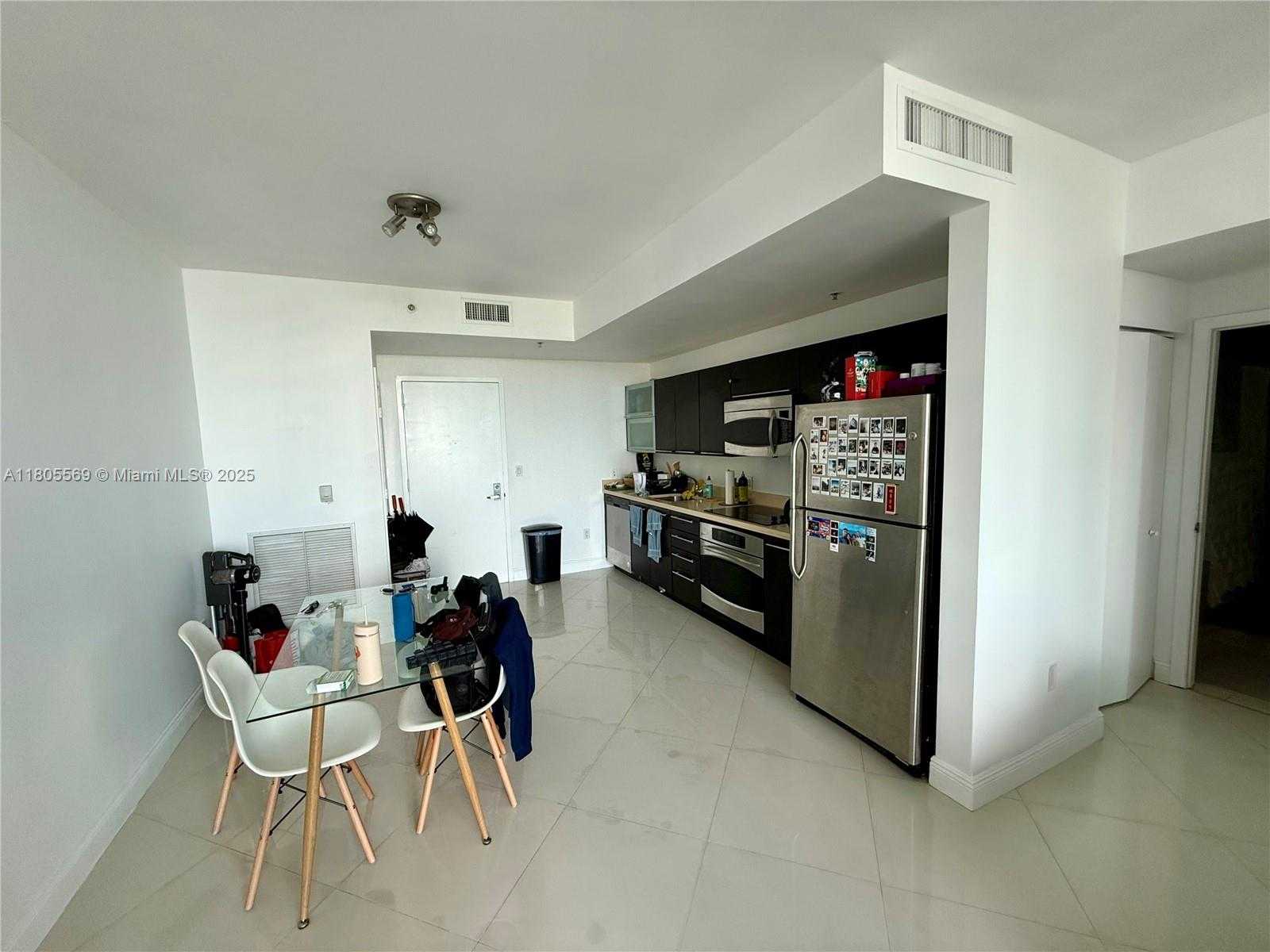 Small Image of 90 NW 3rd St, Miami, FL 33128, USA Number 12