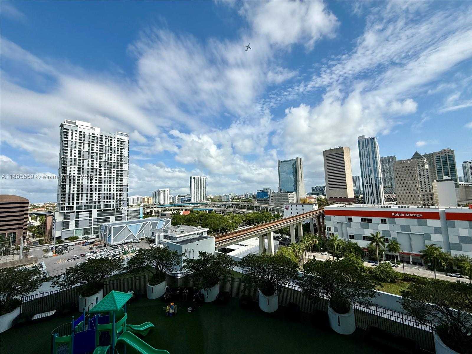 Small Image of 90 NW 3rd St, Miami, FL 33128, USA Number 15