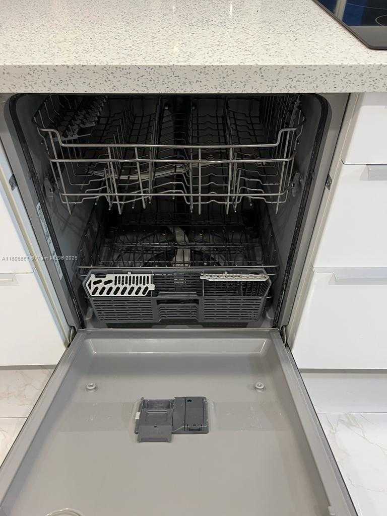 Small Image of 7601 EAST TREASURE DR #1622, North Bay Village Number 22