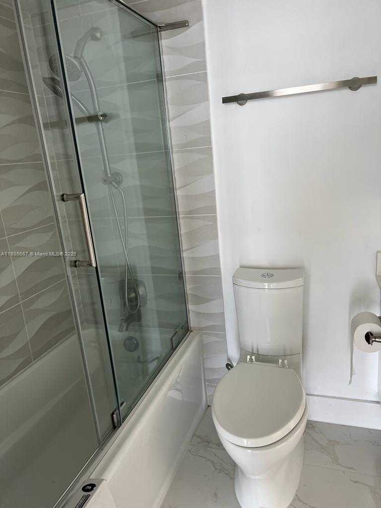 Small Image of 7601 EAST TREASURE DR #1622, North Bay Village Number 28