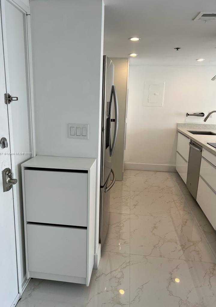Small Image of 7601 EAST TREASURE DR #1622, North Bay Village Number 3