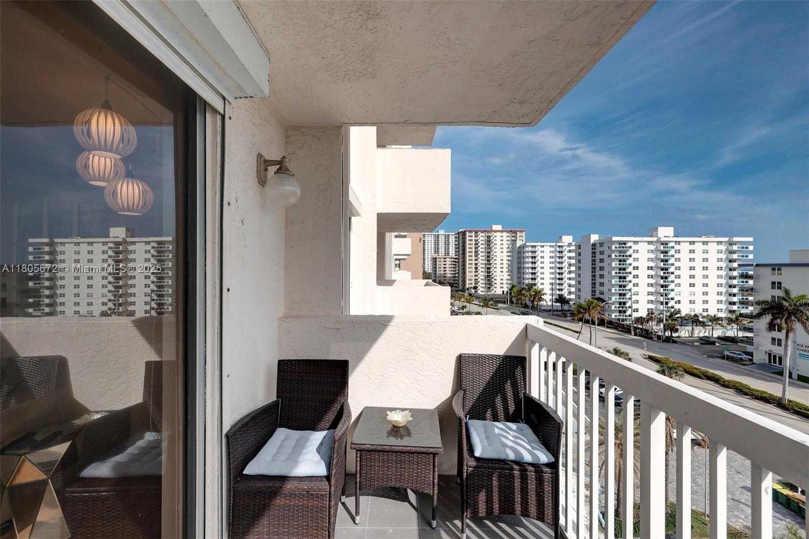 Small Image of 1500 SOUTH OCEAN DR #7J, Hollywood Number 39