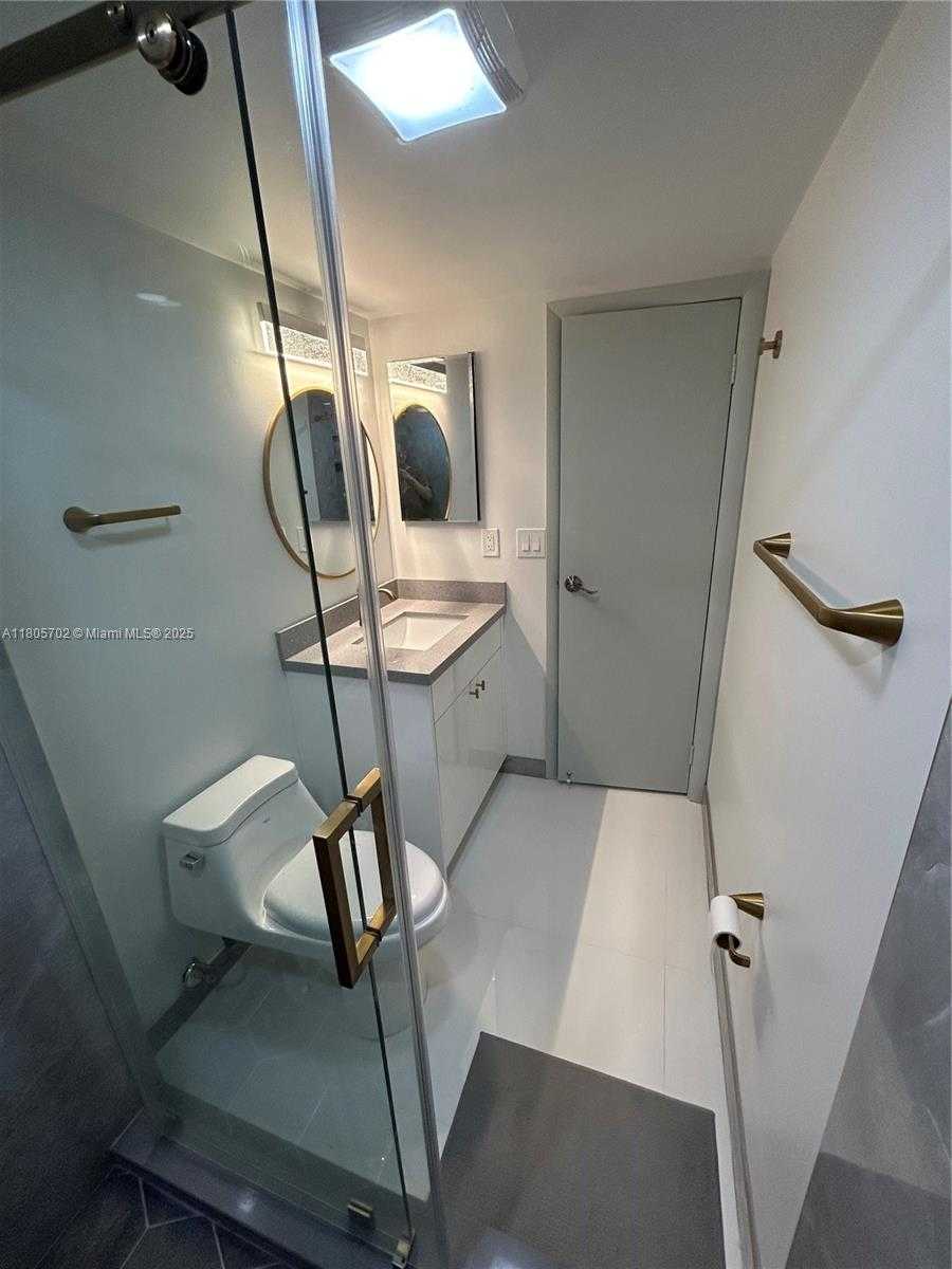 Small Image of 20335 WEST COUNTRY CLUB DR #903, Aventura Number 16
