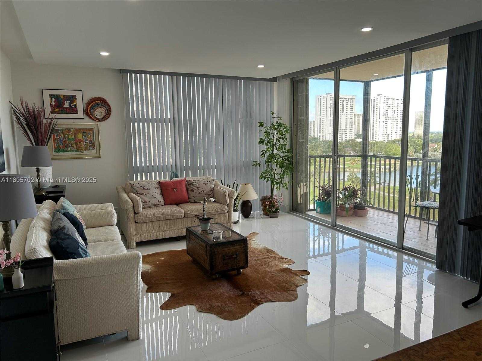 Small Image of 20335 WEST COUNTRY CLUB DR #903, Aventura Number 6