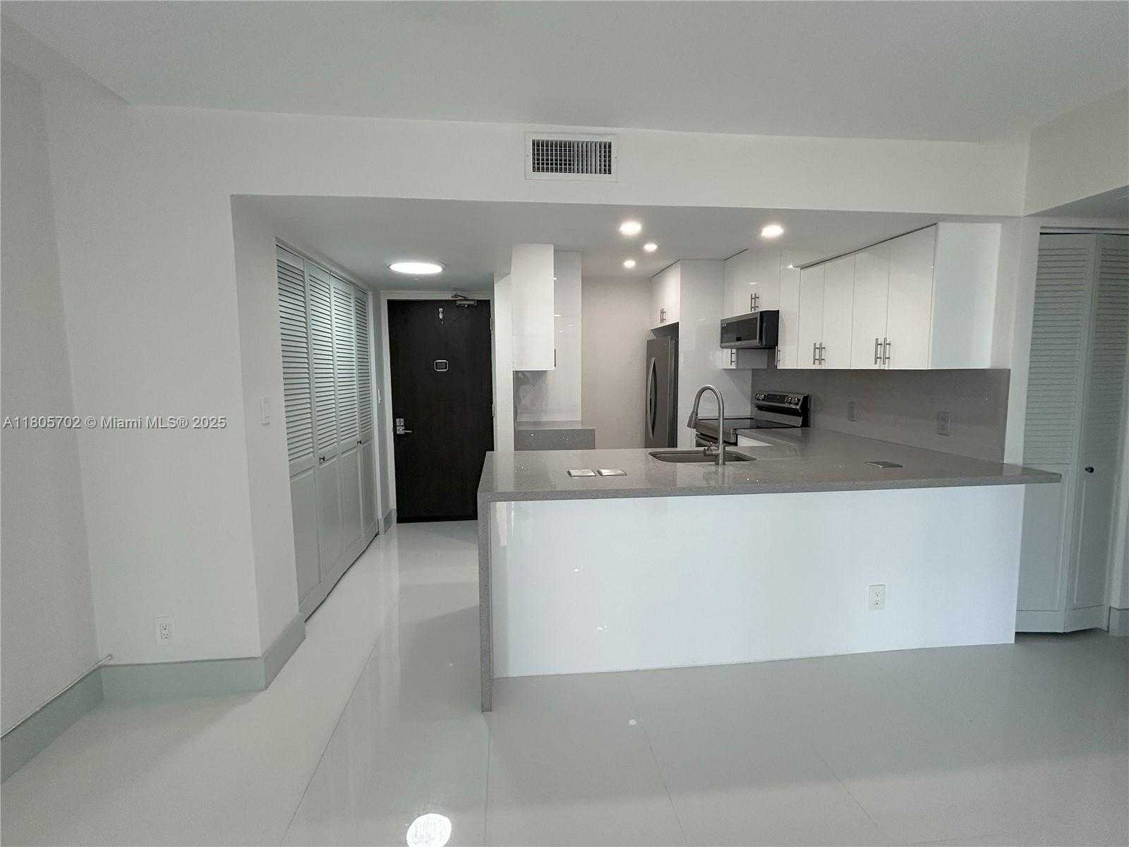 Small Image of 20335 WEST COUNTRY CLUB DR #903, Aventura Number 8