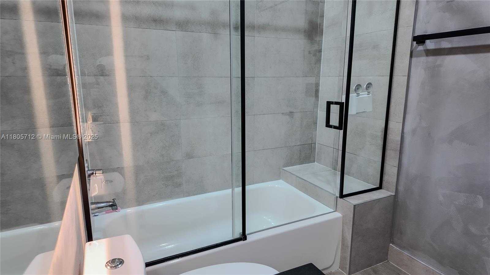 Small Image of 7221 NORTH WEST 103RD PATH, Doral Number 33