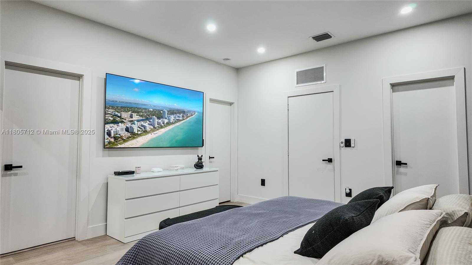 Small Image of 7221 NORTH WEST 103RD PATH, Doral Number 36