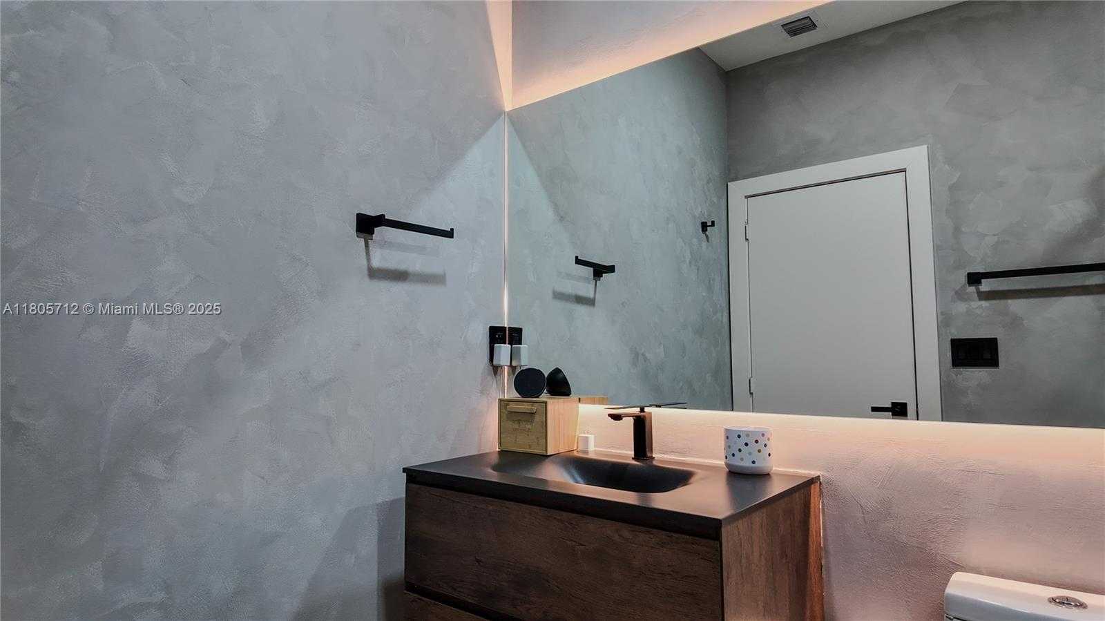 Small Image of 7221 NORTH WEST 103RD PATH, Doral Number 38