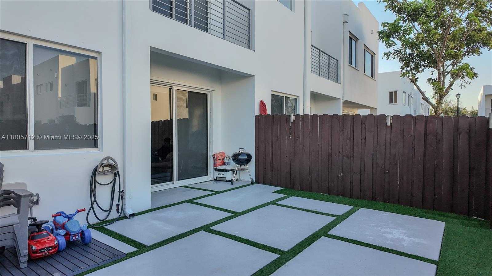 Small Image of 7221 NORTH WEST 103RD PATH, Doral Number 44