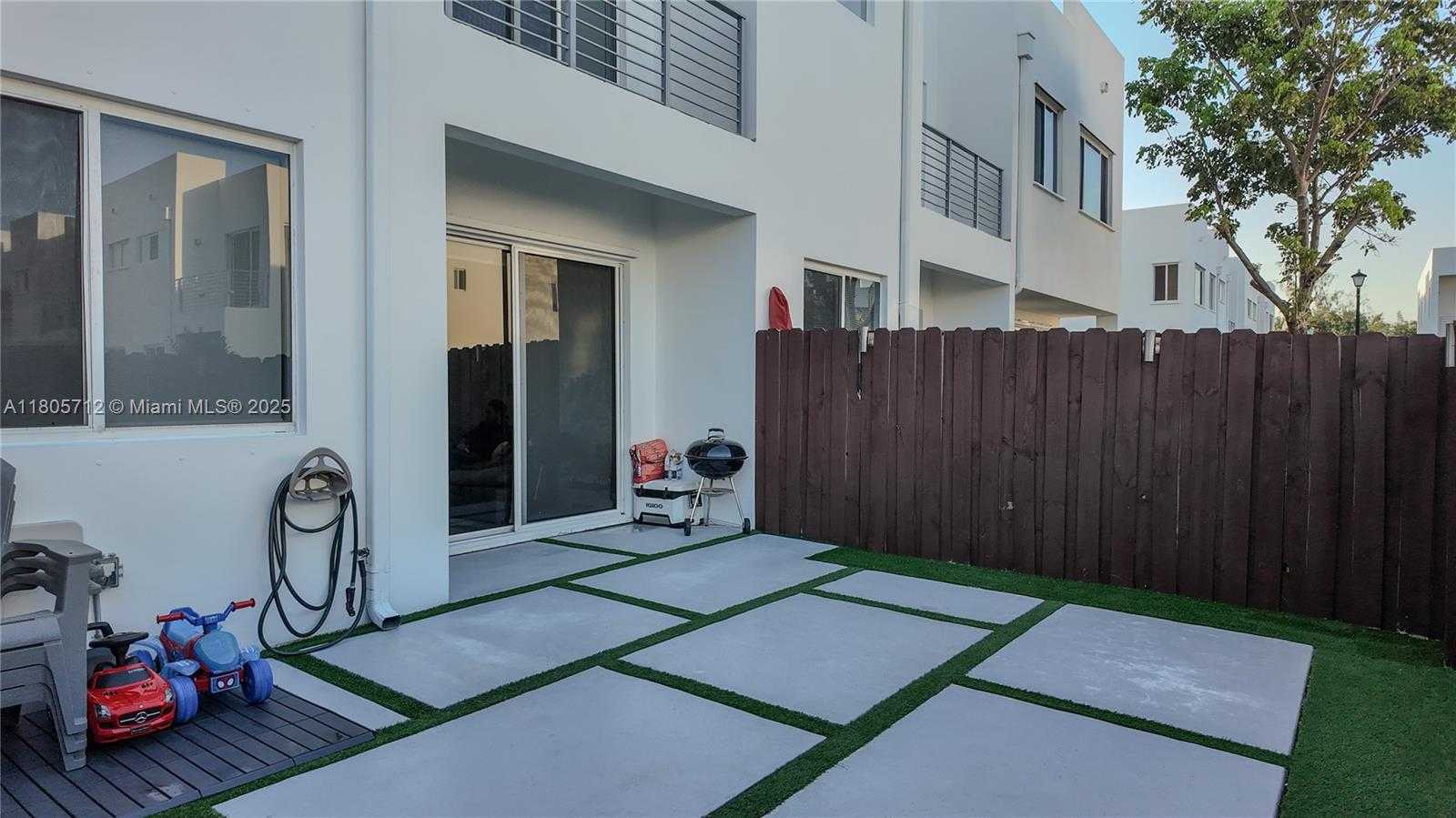 Small Image of 7221 NORTH WEST 103RD PATH, Doral Number 46