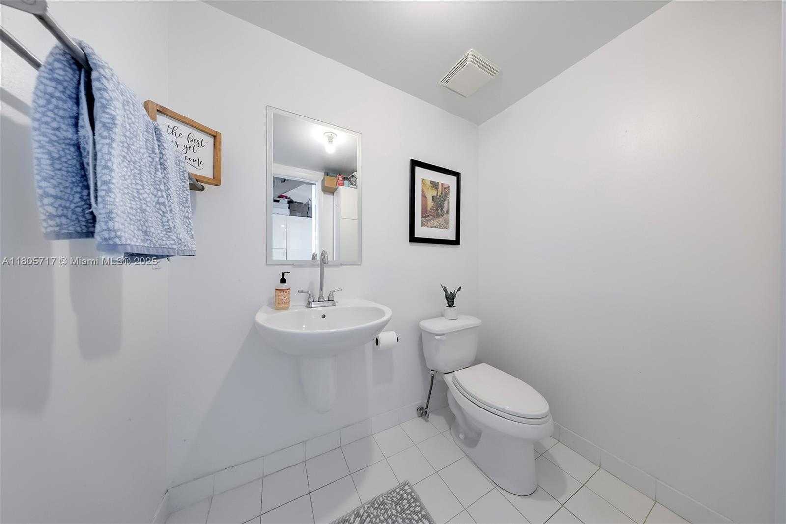 Small Image of 690 SOUTH WEST 1ST CT #2109, Miami Number 13