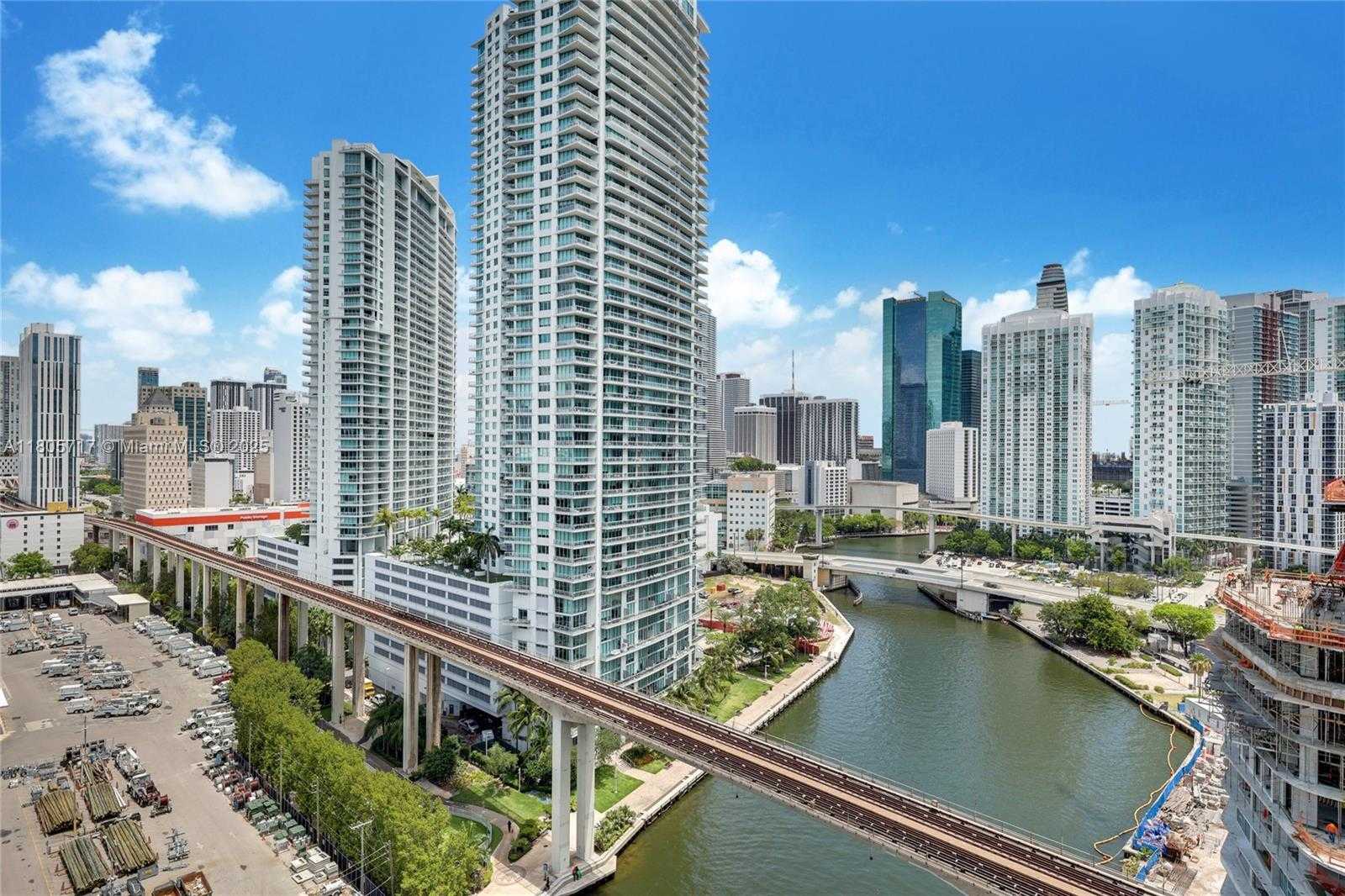 Small Image of 690 SOUTH WEST 1ST CT #2109, Miami Number 4