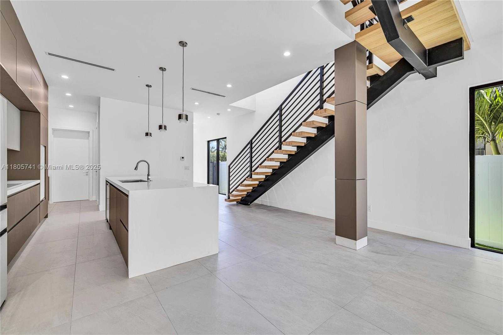 Small Image of 1233 NORTH EAST 12TH AVE #B, Fort Lauderdale Number 10