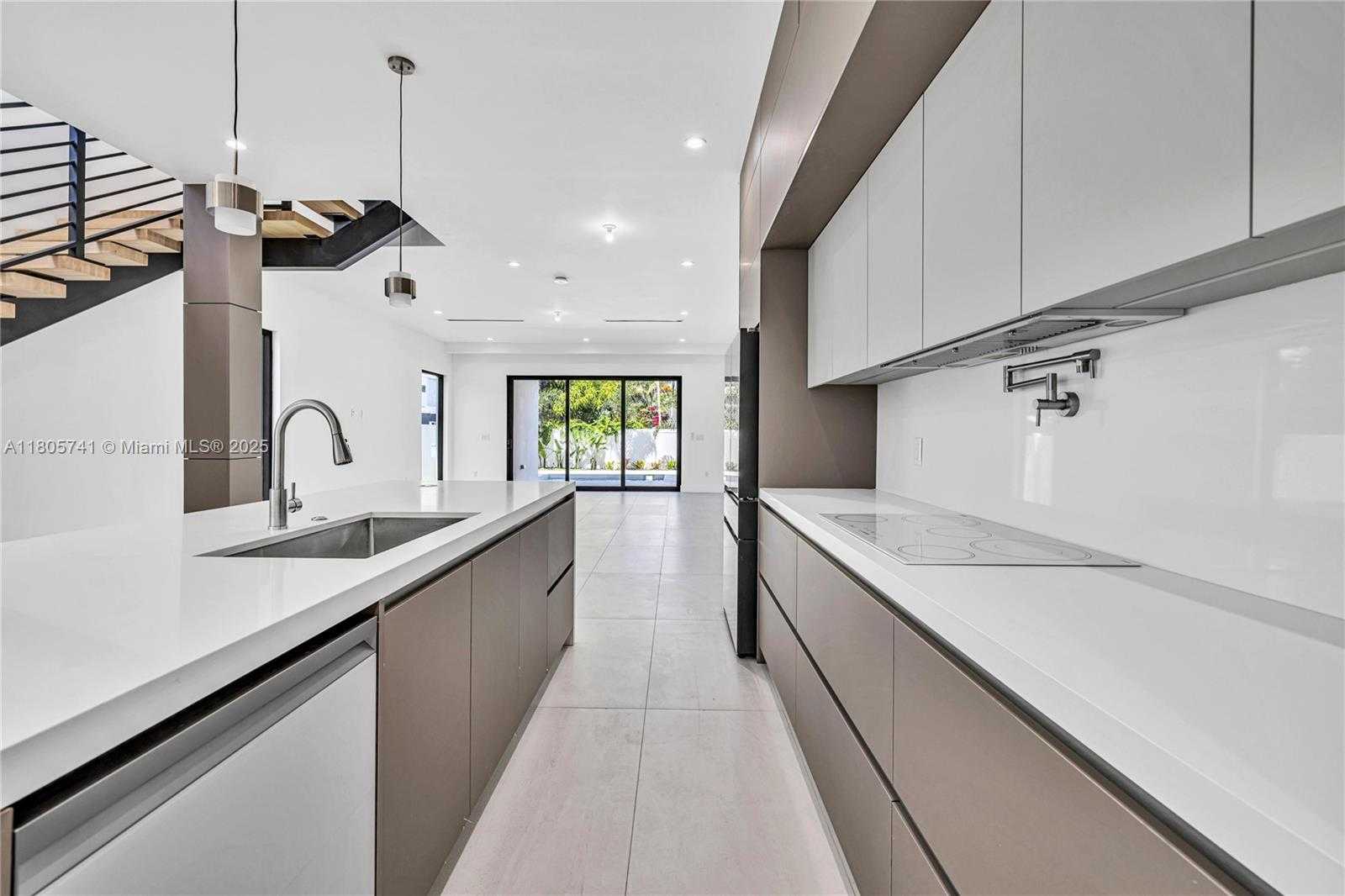 Small Image of 1233 NORTH EAST 12TH AVE #B, Fort Lauderdale Number 11