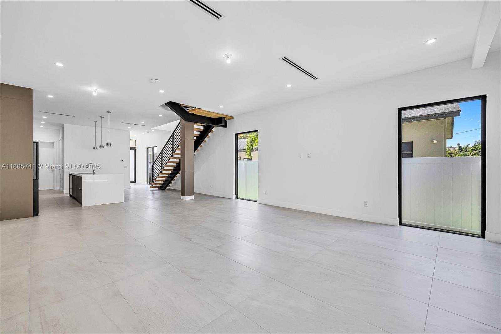Small Image of 1233 NORTH EAST 12TH AVE #B, Fort Lauderdale Number 16