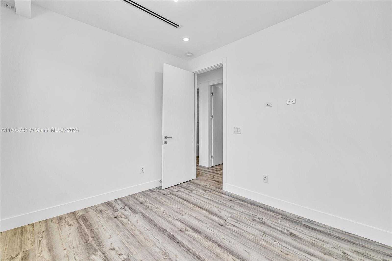 Small Image of 1233 NORTH EAST 12TH AVE #B, Fort Lauderdale Number 48